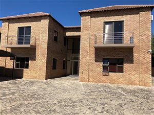90 m² Commercial space in Eldoraigne