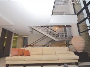 1350 m² Commercial space in Rivonia