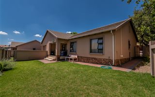3 Bedroom Townhouse in Valleyview Estate