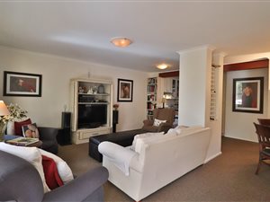 3 Bed Apartment in Zonnebloem