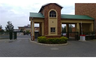 Loft in Halfway House