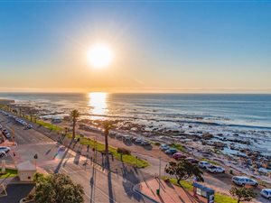 2 Bed Apartment in Mouille Point