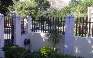 1 Bedroom Garden Cottage in Steiltes