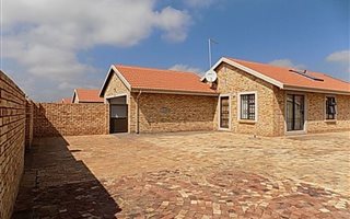 3 Bedroom House in Sunair Park