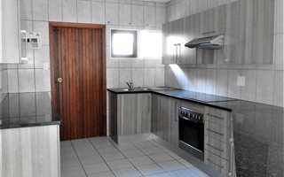2 Bedroom Apartment in Bryanston East