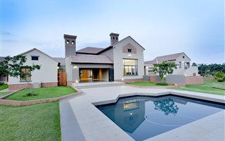 4 Bedroom House in Mooikloof Equestrian Estate