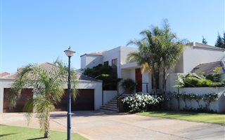 4 Bedroom House in Eagle Canyon Golf Estate