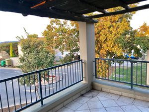 2 Bedroom Apartment in Leeuwenhof Estate