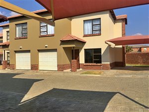 3 Bed Duplex in Waterval East