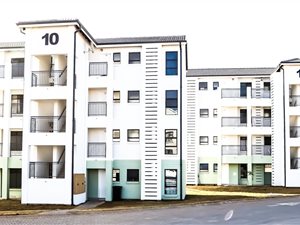 2 Bed Apartment in Cosmo City