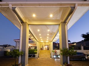 9 Bed House in Groenkloof