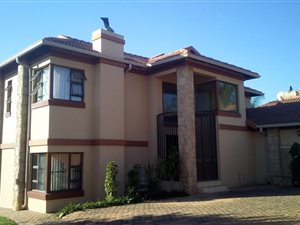 7 Bed House in Birdwood