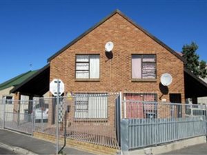 2 Bed House in Parow Central