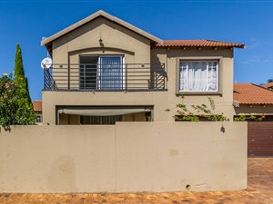 3 Bedroom Townhouse in Willowbrook