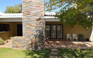 4 Bedroom House in Die Rand