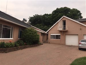 4 Bed House in Fontainebleau