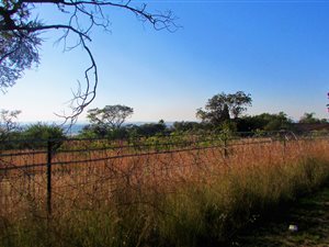 1.8 ha Land available in Ruimsig