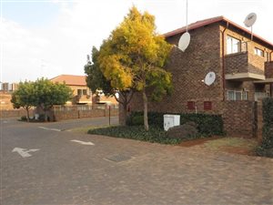 1 Bed Apartment in Highveld