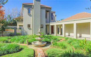 3 Bedroom House in Blue Valley Golf Estate