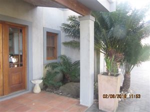 4 Bed House in Simola