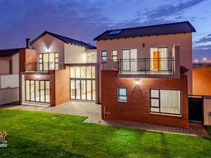 4 Bed House in Midstream Meadows
