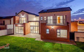 4 Bedroom House in Midstream Meadows