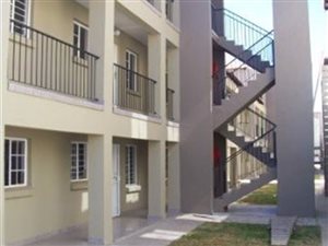 2 Bed Flat in Van Der Hoff Park
