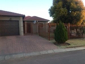 3 Bed House in Rosslyn