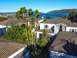 7 Bed House in Paradise