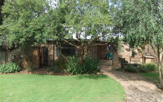 2.2 ha Farm in Lanseria and surrounds
