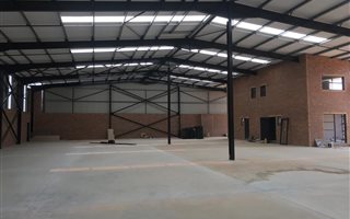 340 m² Industrial space in Clayville