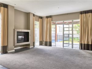 5 Bed House in Tokai
