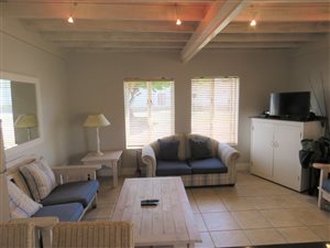 2 Bed Apartment in Keurboomstrand