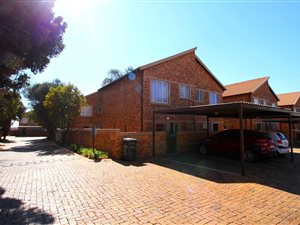 2 Bed Duplex in Heuwelsig Estate