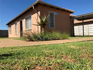 3 Bed House in Protea North