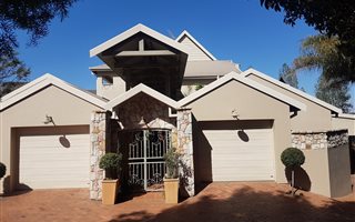5 Bedroom House in Woodhill