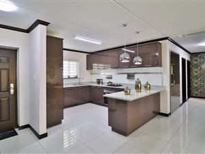 3 Bed Apartment in Noordwyk