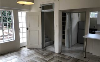 1 Bedroom House in Parktown North
