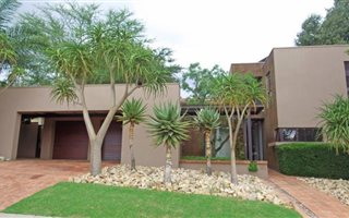 4 Bedroom House in Dainfern