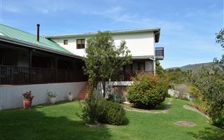 8 Bedroom House in Rexford