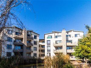 2 Bed Apartment in Somerset West Central