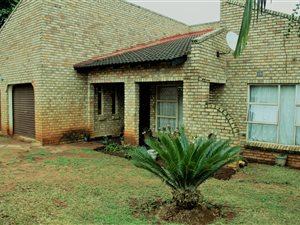 4 Bed House in White River Central