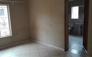 1 Bedroom Apartment in Makhado (Louis Trichardt)