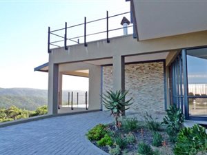 4 Bed House in Pezula Private Estate