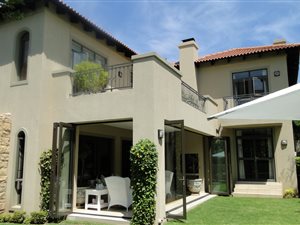 5 Bed House in Dainfern Golf Estate