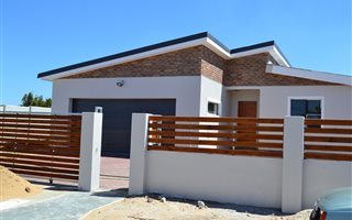 3 Bedroom House in Fairview