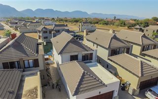 3 Bedroom Townhouse in Broederstroom