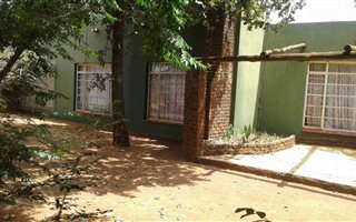 2.4 ha Smallholding in Heidelberg Central