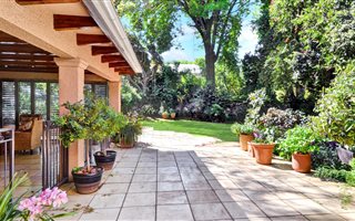 3 Bedroom House in Melrose
