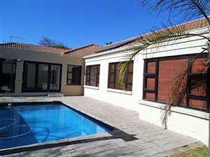4 Bed House in Dainfern Ridge